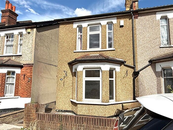 3 Bedroom Semi Detached House To Rent In Belmont Road, Sutton, SM2