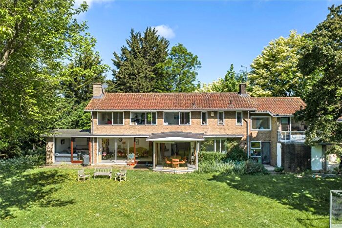 4 Bedroom Detached House For Sale In Wyndham Way, Oxford, Oxfordshire, OX2