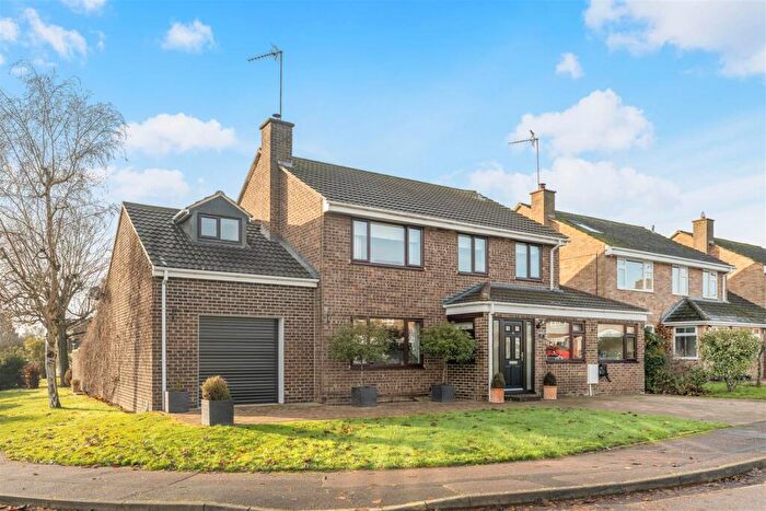 5 Bedroom Detached House For Sale In Lawrence Leys, Bloxham, OX15