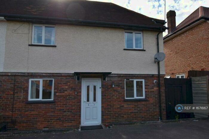 3 Bedroom Semi-Detached House To Rent In Northway, Guildford, GU2