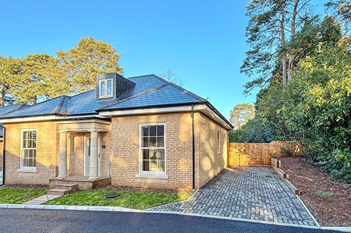 3 Bedroom Detached Bungalow For Sale In Coppice Mews, Ringwood, BH24