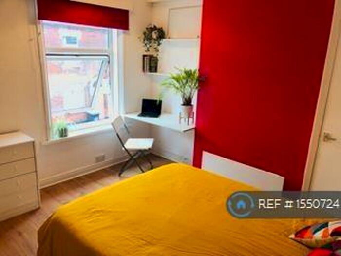 3 Bedroom Terraced House To Rent In Thornton Road, Stoke-On-Trent, ST4