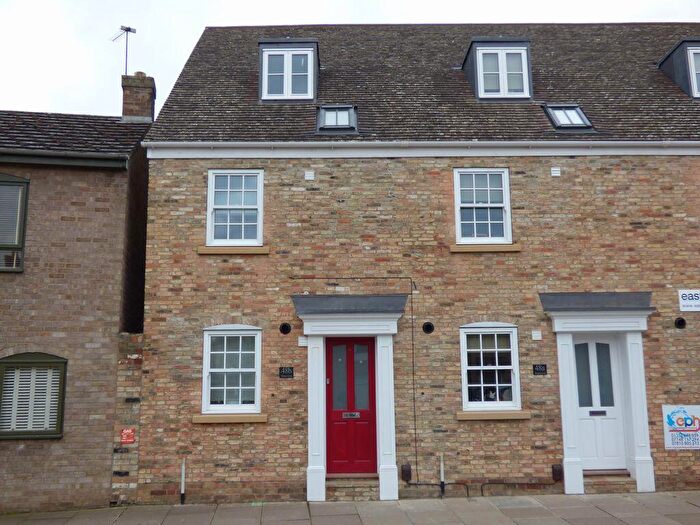 3 Bedroom Semi Detached House To Rent In Waterside, Ely, Cambridgeshire, CB7
