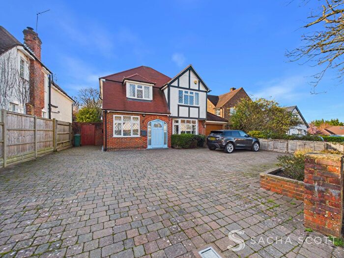 4 Bedroom Detached House For Sale In Garlichill Road, Epsom, KT18
