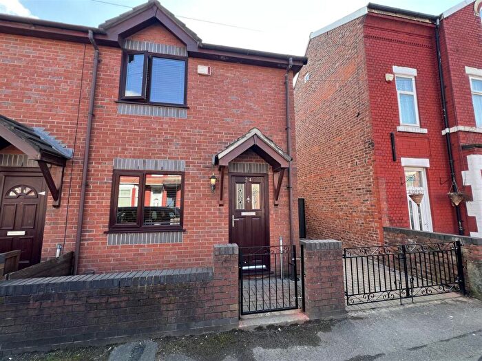 2 Bedroom End Of Terrace House For Sale In Balleratt Street, Manchester, M19