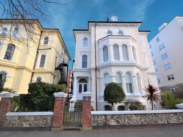 2 Bedroom Flat To Rent In Devonshire Place, Eastbourne, BN21