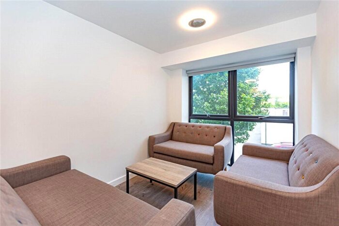 1 Bedroom Flat To Rent In Wallshut Wood, Bristol, BS16