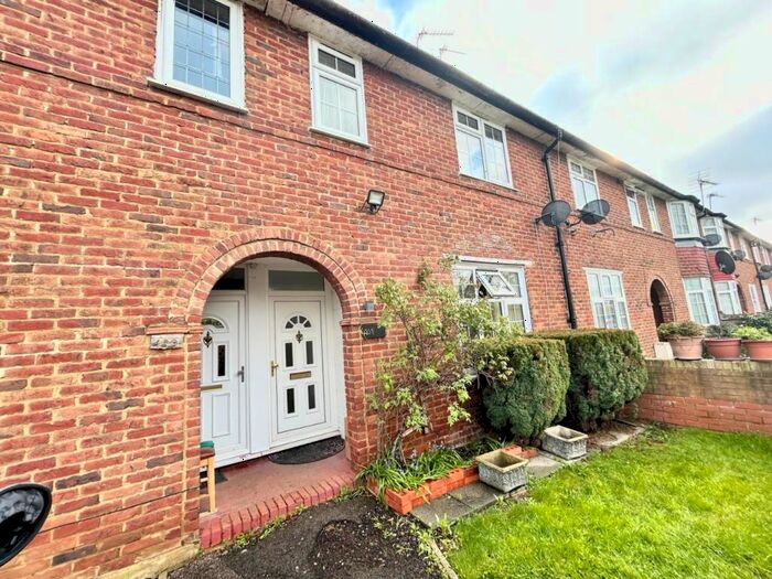 3 Bedroom Terraced House To Rent In Silkstream Road, Edgware, Greater London, HA8