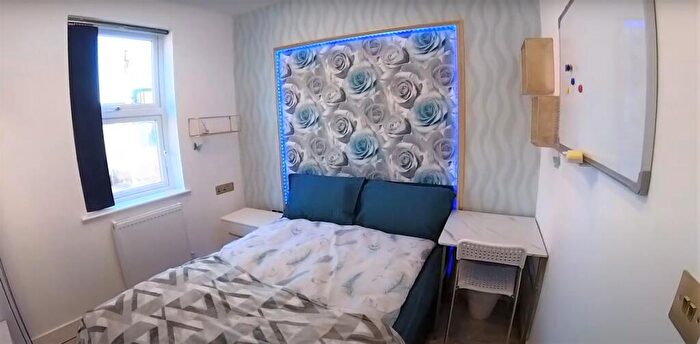 7 Bedroom House To Rent In Albion Road Fallowfield, Manchester, M14