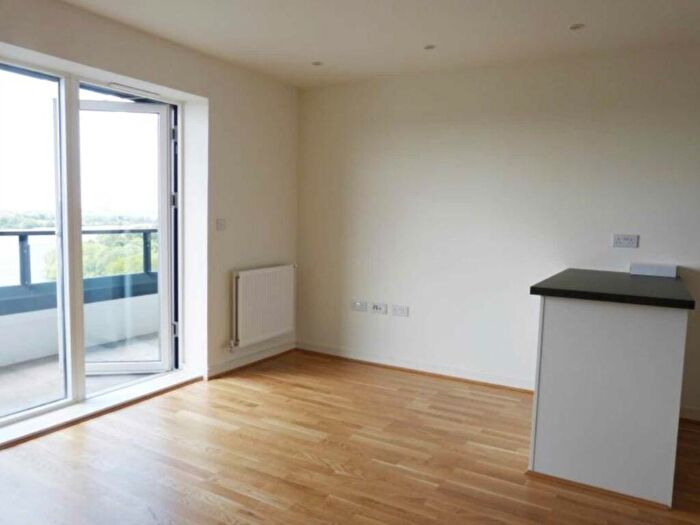 1 Bedroom Flat To Rent In Shearwater Drive, Hendon, NW9