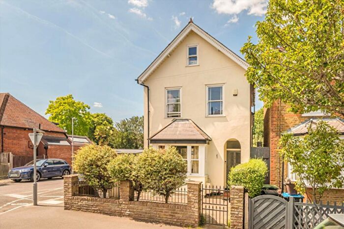 5 Bedroom Detached House For Sale In Ellerton Road, Surbiton, KT6