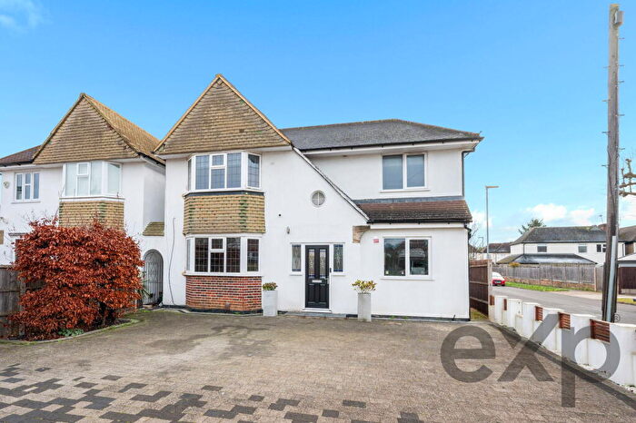 5 Bedroom Detached House For Sale In Hollington Crescent, New Malden, KT3