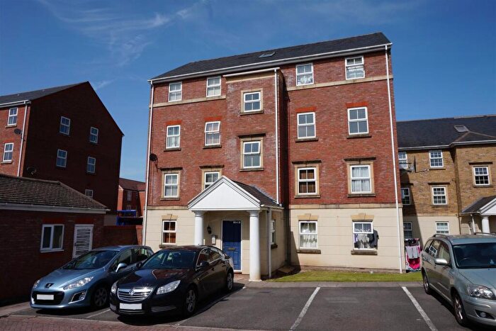 2 Bedroom Apartment To Rent In Old Dickens Heath Road, Dickens Heath, Solihull, B90