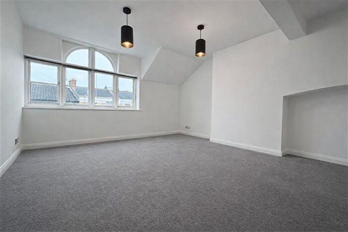 1 Bedroom Flat To Rent In - Southbourne Grove, BH6