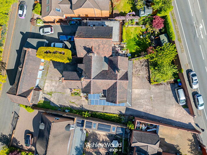 5 Bedroom Semi-Detached House For Sale In Halesowen Road, Cradley Heath, B64