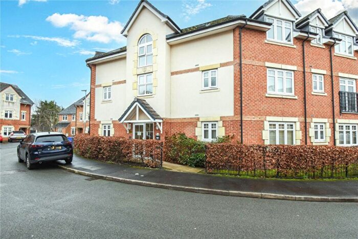 3 Bedroom Penthouse To Rent In Cedarwood Close, Northenden, Manchester, M22