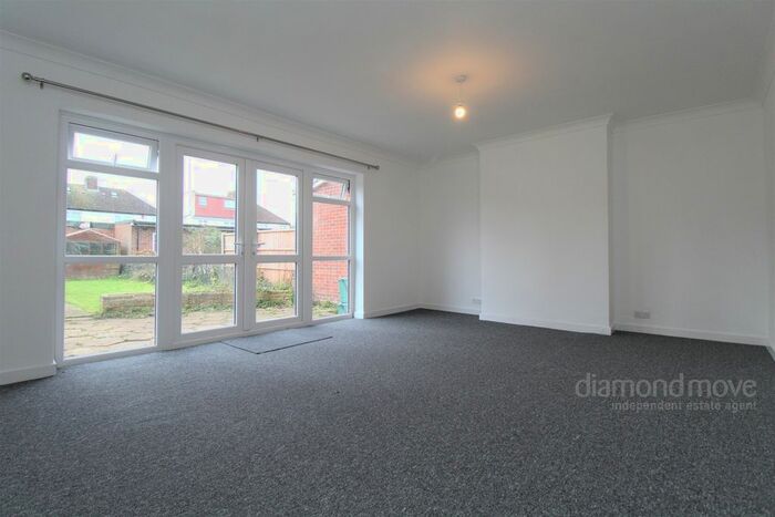 3 Bedroom Semi-Detached House To Rent In Beresford Gardens, Hounslow TW4