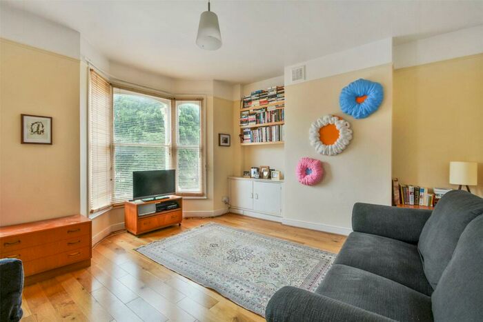 1 Bedroom Flat To Rent In Tabley Road, Tufnell Park, London, N7