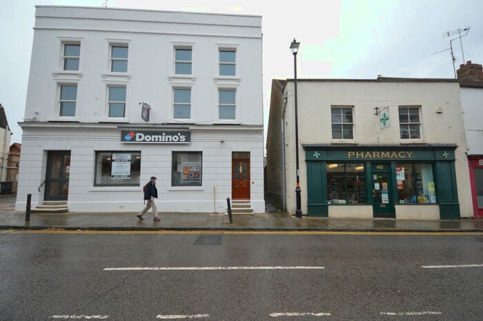 2 Bedroom Flat To Rent In High Street, Thrapston, Kettering, NN14