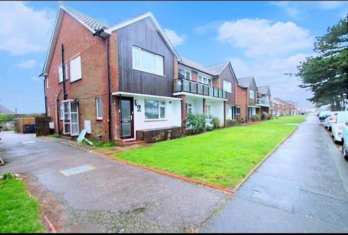 2 Bedroom Flat To Rent In Goring Road, Goring-By-Sea, Worthing BN12