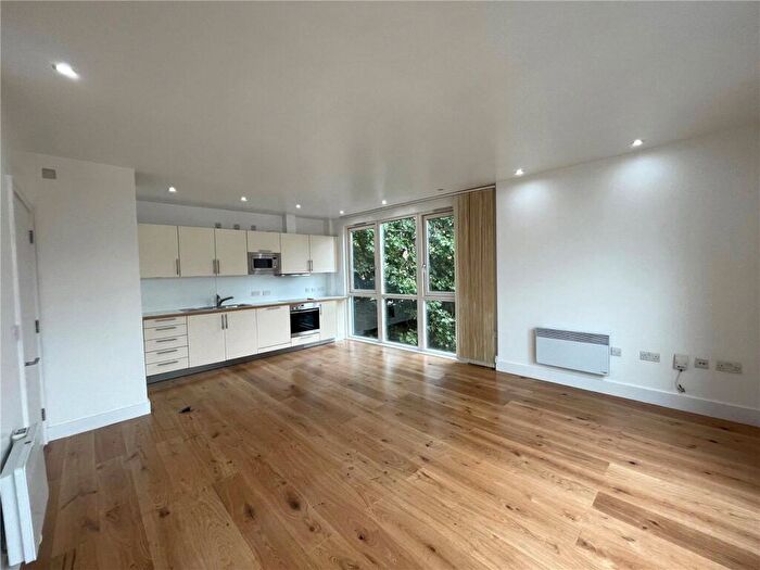 2 Bedroom Apartment To Rent In Crouch End Hill, London, N8