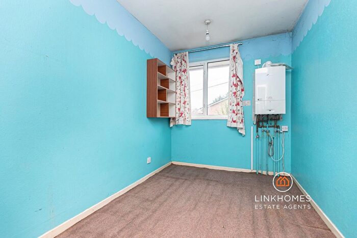 3 Bedroom Terraced House For Sale In Dacombe Drive, Poole, BH16