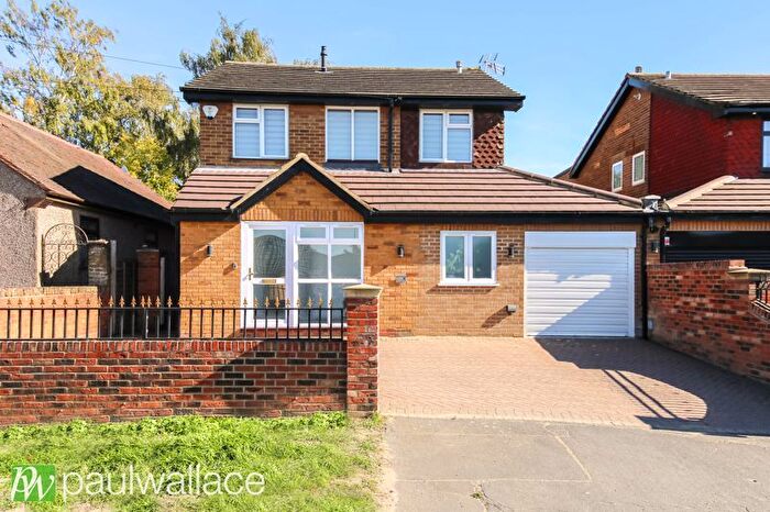 4 Bedroom Detached House For Sale In North Street, Nazeing, EN9