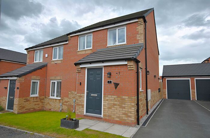 3 Bedroom Semi-Detached House For Sale In Ashwood Grove, Bircotes, Doncaster, DN11
