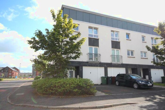 3 Bedroom Terraced House To Rent In Redshank Avenue, Ferry Village, Renfrew - Available From St August !, PA4