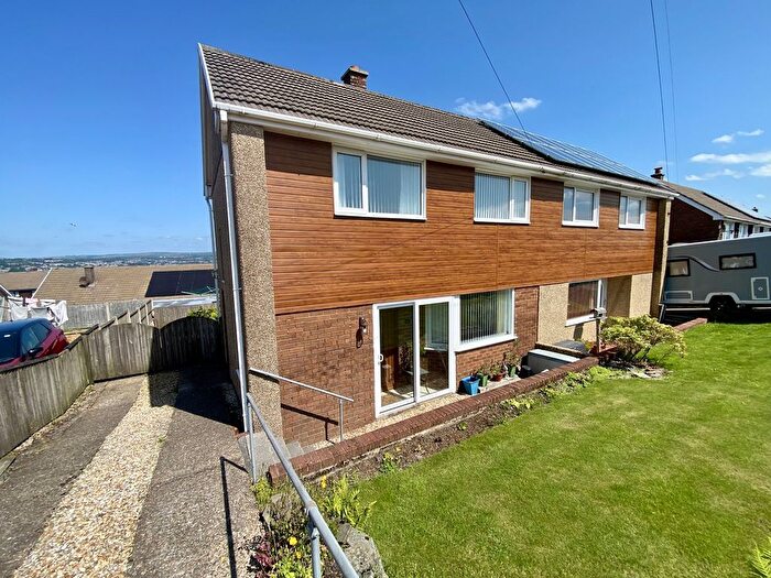 3 Bedroom Semi-Detached House For Sale In Lan Coed, Winch Wen, Swansea, City And County Of Swansea., SA1
