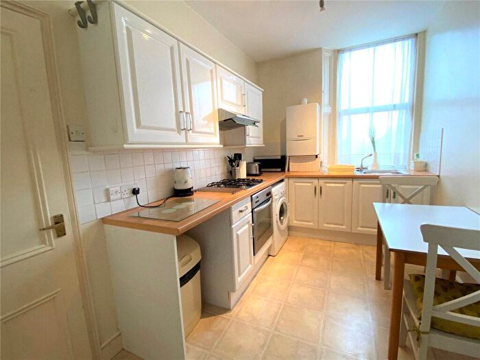 1 Bedroom Apartment To Rent In Bath Road, Old Town, Swindon, Wiltshire, SN1