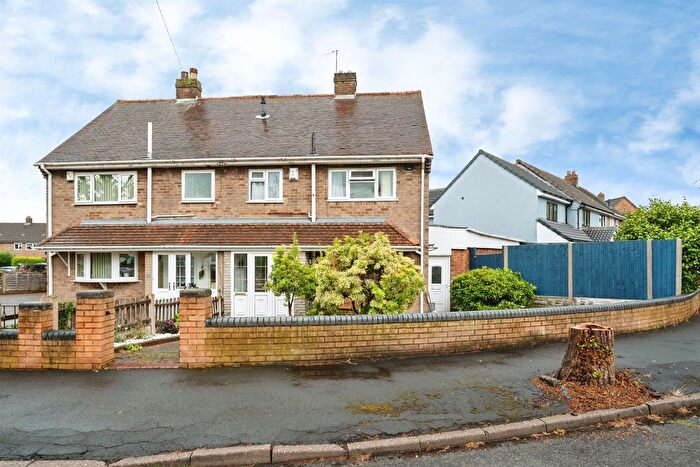 3 Bedroom Semi Detached House For Sale In Willow Avenue, Wednesbury, WS10