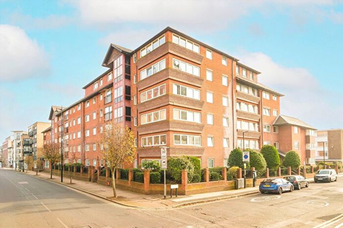 1 Bedroom Flat For Sale In The Broadway, Wimbledon, SW19