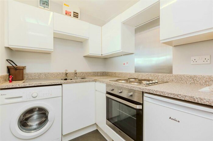 1 Bedroom Apartment To Rent In Victoria Avenue, Bristol, BS5