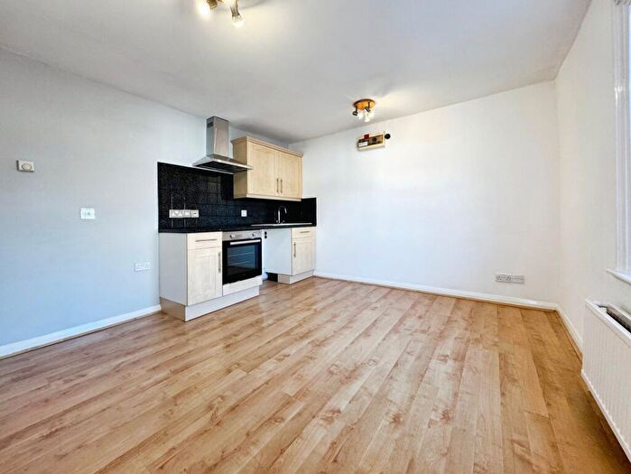 1 Bedroom Flat To Rent In High Street, Pewsey, SN9