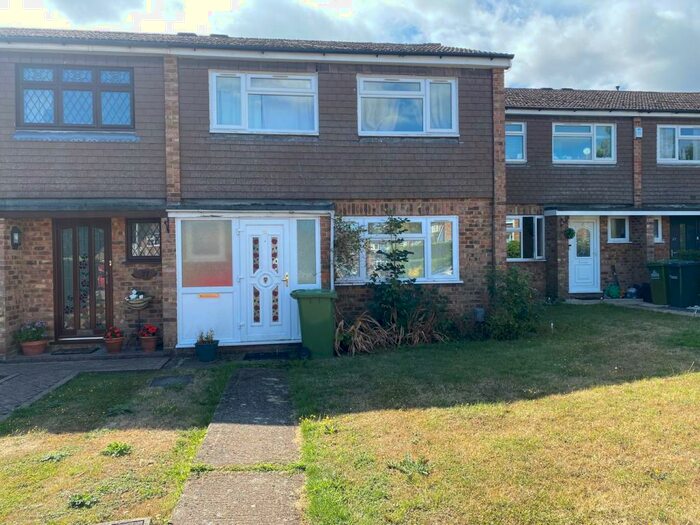 3 Bedroom Detached House To Rent In Portland Drive, Cheshunt, Waltham Cross, EN7