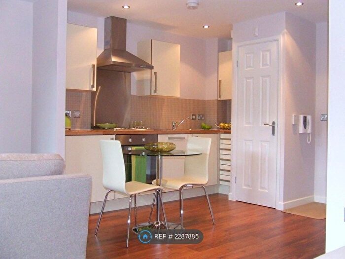 Studio To Rent In Staveley Road, Sheffield, S8