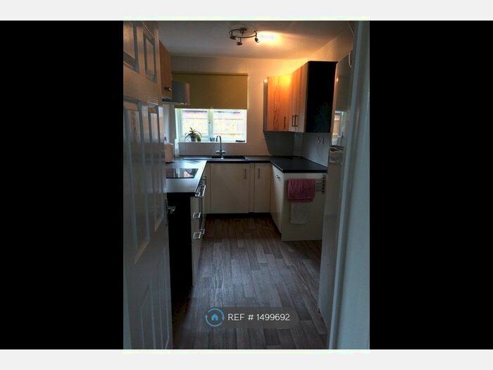 3 Bedroom Semi-Detached House To Rent In Henley Rd, Coventry, CV2