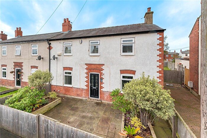 3 Bedroom Semi-Detached House For Sale In Redwood Avenue, Tingley, Wakefield, West Yorkshire, WF3