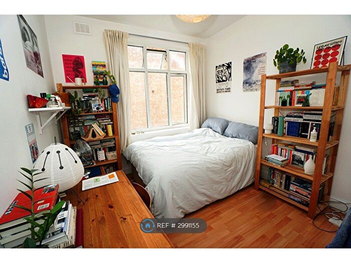 3 Bedroom Flat To Rent In Seven Sisters Road, London, N4
