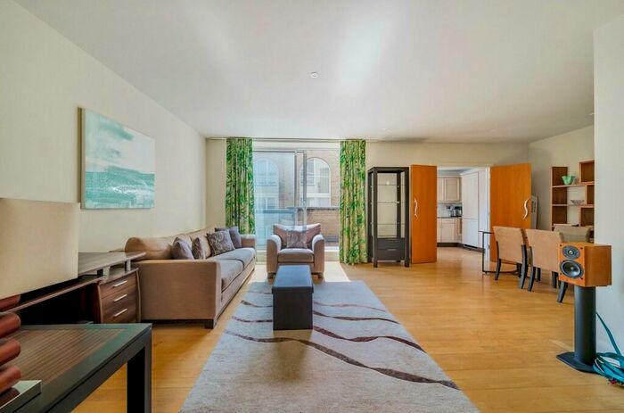 2 Bedroom Apartment To Rent In Bartholomew Close, London, EC1