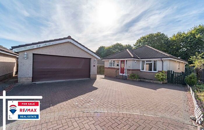 3 Bedroom Detached Bungalow For Sale In Goldpark Place, Eliburn, Livingston, EH54