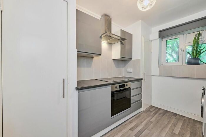 1 Bedroom Flat To Rent In Middle Park Avenue, London, SE9