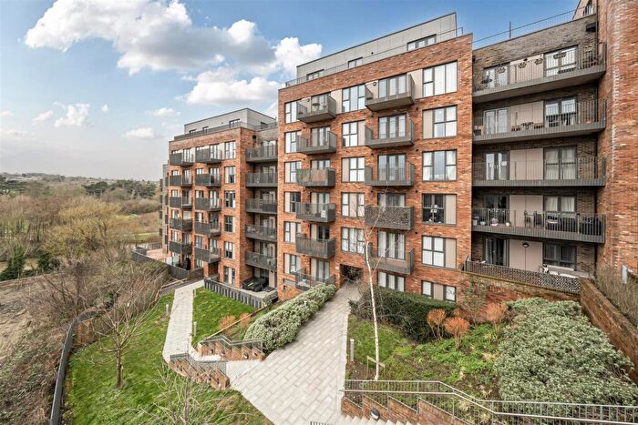 1 Bedroom Apartment For Sale In Rosalind Drive, Maidstone, ME14