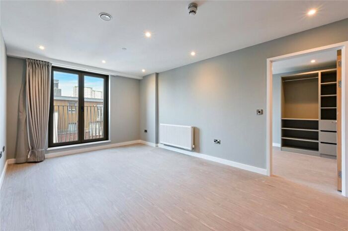 2 Bedroom Apartment To Rent In Spinners Yard, Spinners Lane, LS7