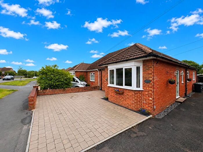 2 Bedroom Semi-Detached Bungalow For Sale In New Road, Bedhampton, Havant, PO9