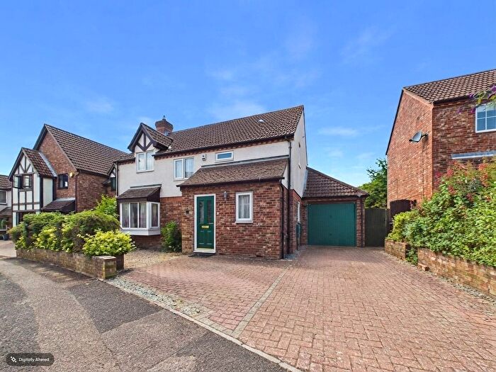 4 Bedroom Detached House For Sale In Barn Close, Hartford, Huntingdon., PE29