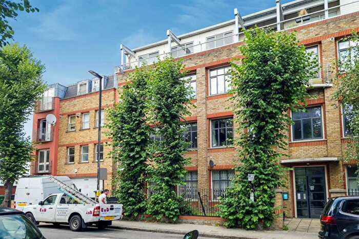 2 Bedroom Apartment To Rent In Grafton Road, Kentish Town, NW5