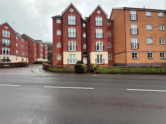 2 Bedroom Flat For Sale In Belle Vale, Halesowen, West Midlands, B63