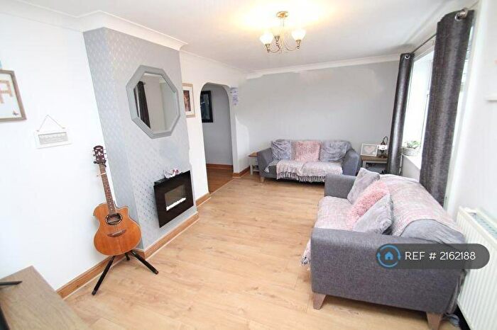 3 Bedroom Terraced House To Rent In Colingsmead, Swindon, SN3